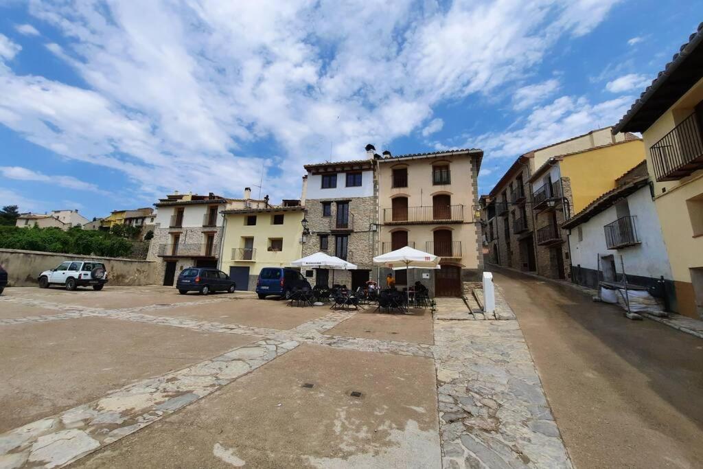 Ca Joan A Villores, Els Ports Buitenkant foto